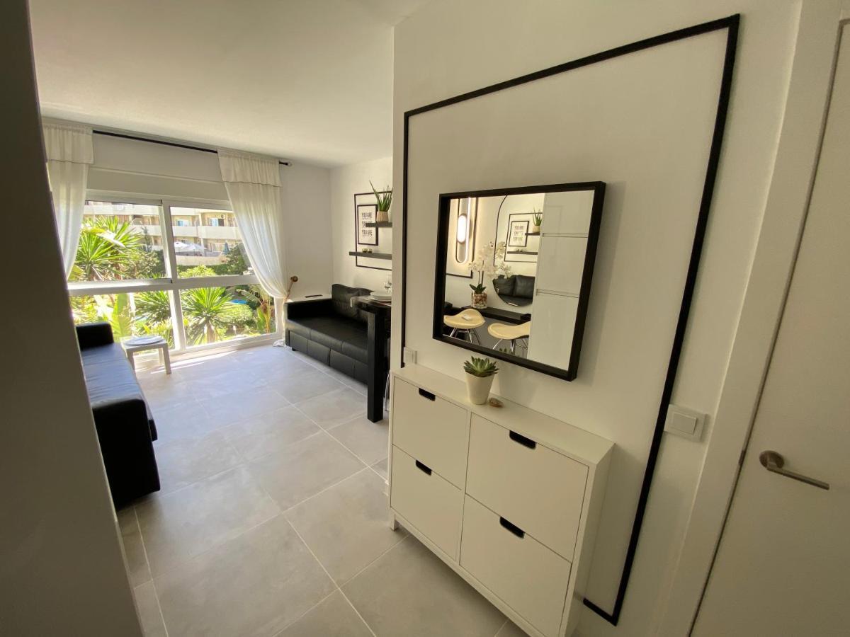 Modern Sea View Studio In Benal Beach Benalmádena Eksteriør billede