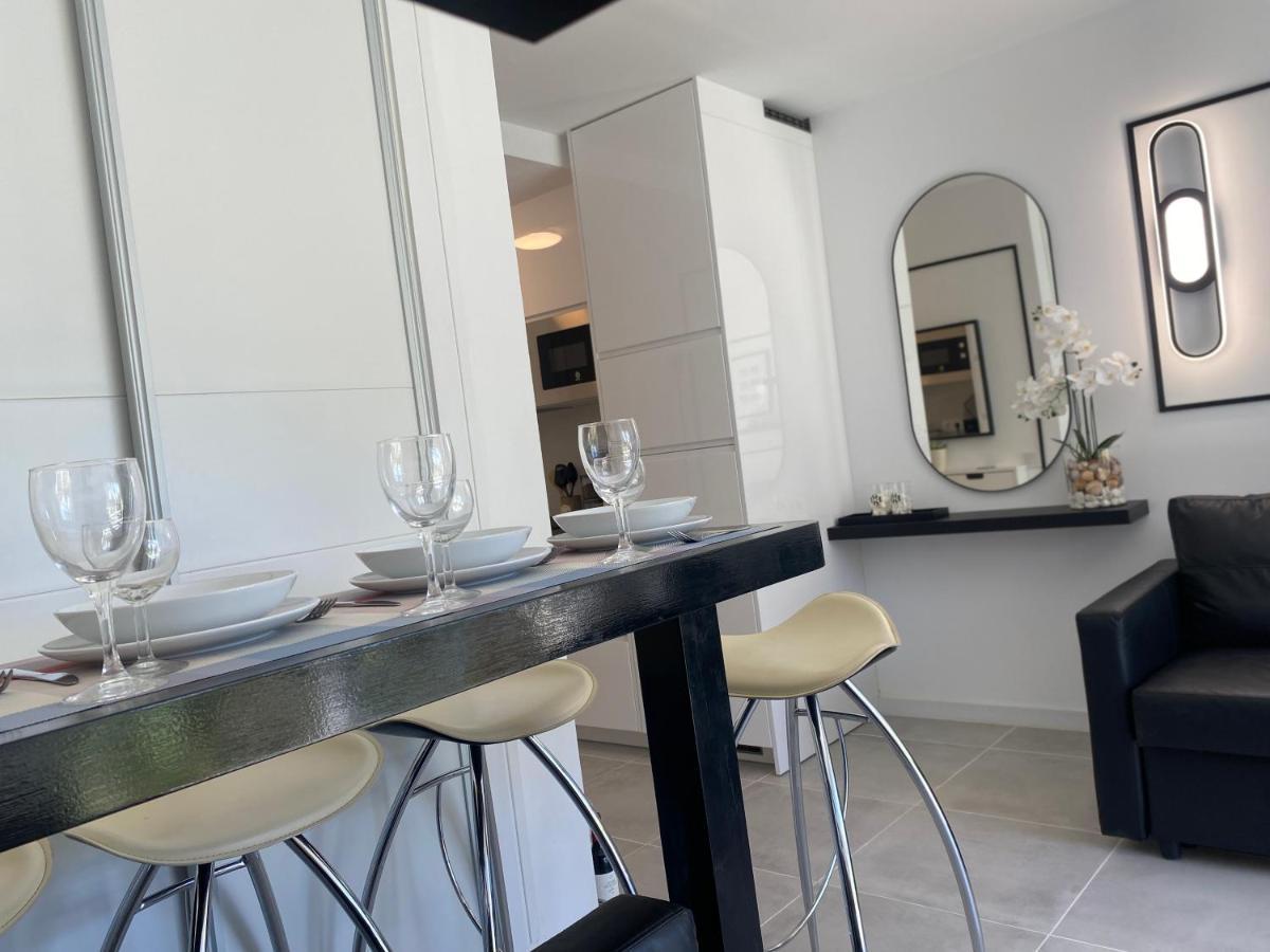 Modern Sea View Studio In Benal Beach Benalmádena Eksteriør billede