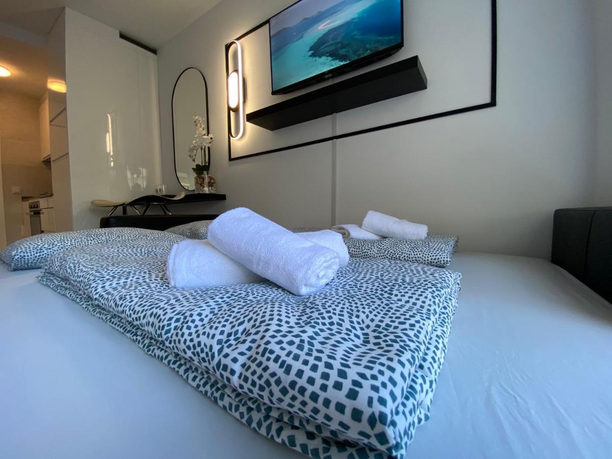 Modern Sea View Studio In Benal Beach Benalmádena Eksteriør billede
